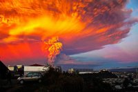 «Красный» уровень опасности: в Чили проснулся один из крупнейших вулканов