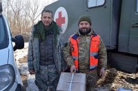 Правосеки держали врачей в яме: волонтеры разоблачили героев-наркоманов