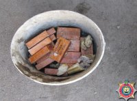 Украинские силовики воруют взрывчатку ведрами