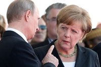 Истерика в Украине: «Меркель и Путин подписали новый пакт «Молотова-Риббентропа!»