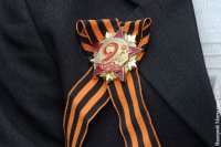 Нацисты из партии «Свобода» во Львове напали на пенсионера, издевались и облили его кефиром за ношение георгиевской ленточки.