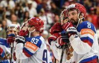 Российские хоккеисты с серебряными медалями вернулись в Москву с чемпионата мира