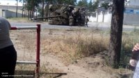 Украинские вояки перевернули танк в Северодонецке