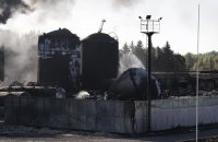 ГСЧС Украины: взрыва на нефтебазе не будет, тушить пожар нет смысла