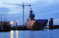 "Мистрали" отправили в "бумажное" плавание