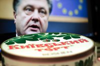 Порошенко, проклиная Россию, продолжает набивать карманы в нашей стране