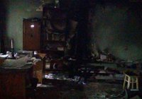 В Херсоне подожгли офис областной организации партии "Свобода"