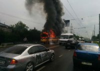 По улицам Львова промчался горящий троллейбус