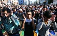 Мусульмане в Москве отмечают Ураза-байрам