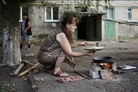 Жительница Авдеевки: Валить вам надо, а не крестиками обвешиваться