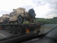 Километровая колонна бронетехники США зашла на Украину из Польши