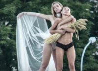 Литва заменила историю на голых девиц