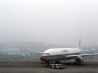 В Индийском океане найдена часть крыла, возможно, пропавшего малайзийского "Боинга"