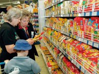 Санкционные продукты будут искать и уничтожать на границе и на полках магазинов в России