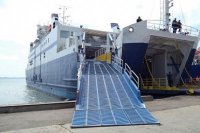 Крым прерывает паромное сообщение и деловые контакты с Турцией. Российская таможня перестала пропускать товары из Турции.