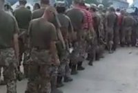 Новобранец ВСУ показал очередь за едой в армии