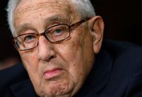 Киссинджер: Россия и Украина никогда не ограничатся отношениями двух суверенных государств