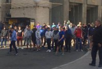 Украинские и польские фанаты захватили центр Киева