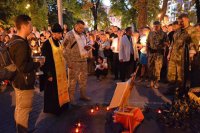 "ПСы" в Киеве установили памятник «Тризуб Героев»