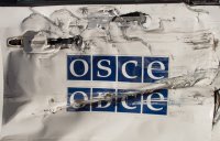 В Луганске автомобиль наблюдателей ОБСЕ столкнулся с троллейбусом