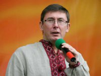 Луценко: на Украине огромное количество оружия и крупные вооруженные банды в каждой области