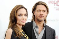 Анджелину Джоли и Брэда Питта пригласили в Крым на ПМЖ