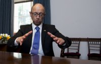 Яценюк выступает за проведение эксперимента по продаже сельхозземель