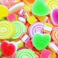 В Киеве агитаторы пытались подкупить избирателей сладостями