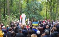 На могиле Бандеры в Мюнхене освятили новый крест