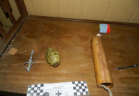 Киевлянке возлюбленный подарил гранату и дымовую шашку