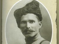 В Волновахе памятник Чапаеву «декоммунизировали» в памятник «Козак»