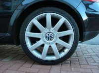 В Германии остановили автомобиль с автоматами и взрывчаткой