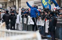 Демонстранты разбили окна посольства Турции в Москве