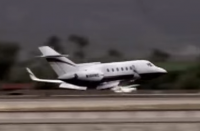 Самолет со сломанным шасси мастерски приземлился «на брюхо» в Калифорнии