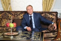 Дима Шумков. Столь обширные знания и такая прожорливость логично заканчиваются петлёй из галстуков