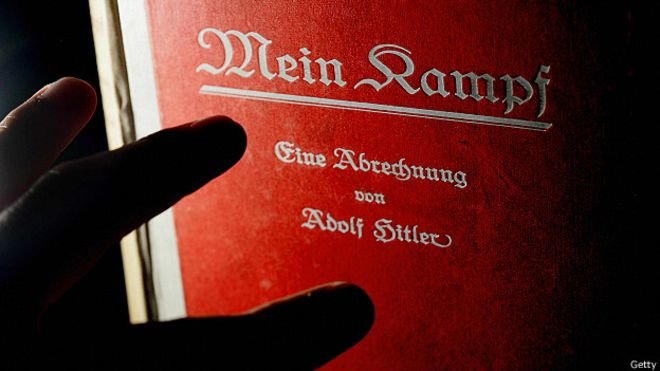 Баварские депутаты предложили включить Mein Kampf в школьную программу