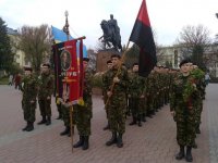 На Львовщине правосеки напали на дом бизнесмена, связали, и целую ночь пытали его родственника