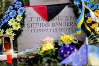 «Степану пороблэно»: памятник Бандере в Мюнхене снова осквернили