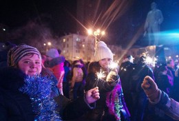 Нацисты спят и видят, как бы уморить жителей Донбасса и Крыма голодом. Александр Роджерс