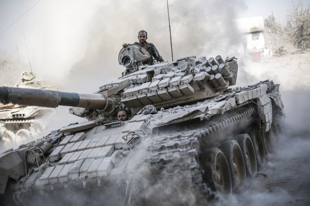 Сирийский танк «разорвал» гранатомётчика ИГИЛ (ВИДЕО)