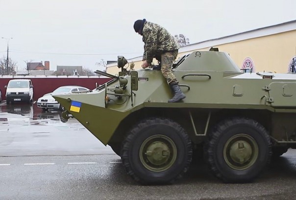 Киев отправил на Донбасс колонну военной техники
