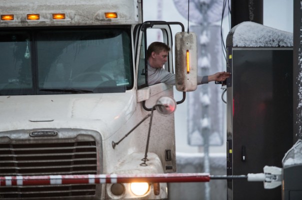 Минтранс приостановил движение украинских фур по России