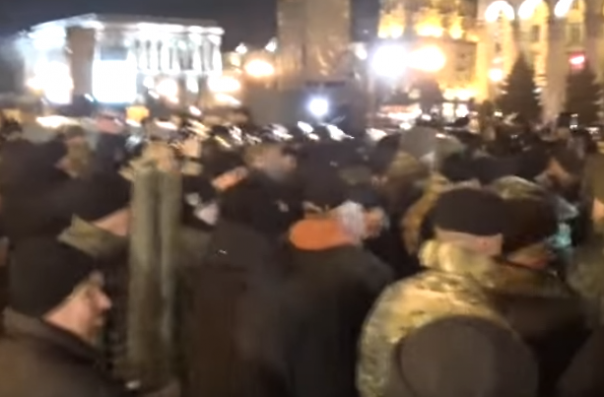 Первая потасовка с МВД на Майдане