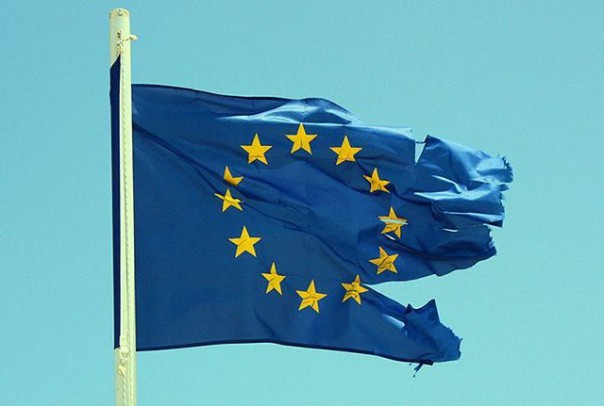 Дошло до того, что жители ЕС аплодируют пожару