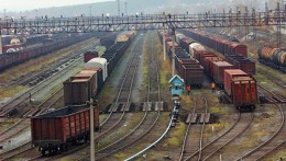 Поезд с Украины, идущий в обход России, задерживался из-за неуплаты