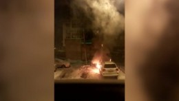 Омичи сожгли внедорожник бизнесмена, поднявшего цены на проезд в маршрутках