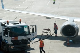 ФАС потребовала объяснить рост цен на авиатопливо на фоне дешевой нефти