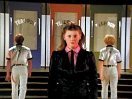 Всемогущая страна-бензоколонка, или позвони им, позвони!