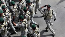 Ъ: Иран планирует приобрести у РФ оружие на восемь миллиардов долларов