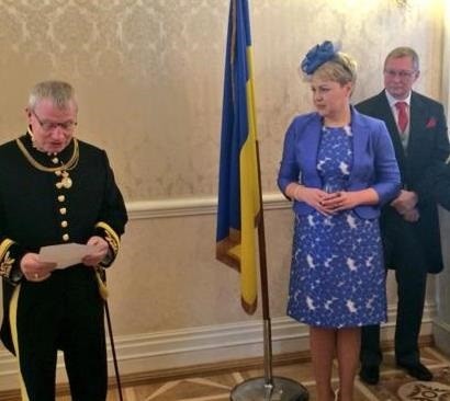 Шокирующий наряд посла Украины в Великобритании. Олег Волошин